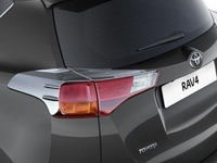 Хром накладки - реснички на стопы Toyota Rav4 2013-2015