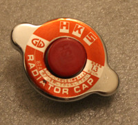 Крышка радиатора HKS с кнопкой