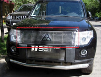 Решетка радиатора Mitsubishi Pajero 06-09 (накладка)
