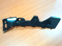 Крепление бампера (зад) Mazda Axela / Mazda 3 2009-2012