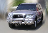 Накладка на передний бампер - дуга (защита) метал Land Cruiser 100