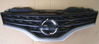 Решетка радиатора Nissan NV200 09-12
