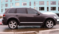 Накладки на пороги JE Design для VW Touareg 7L рестайлинг