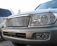 Решетка радиатора Toyota Land Cruiser 100 хром (лезвия) 2002-2005