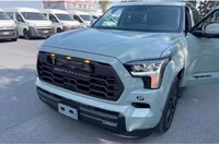 Решетка радиатора тюнинг с огнями Toyota Sequoia 2022-2023