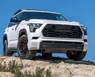 Решетка радиатора тюнинг с огнями Toyota Sequoia 2022-2023