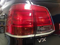 Стопы тюнинг диодные Toyota Land Cruiser 200 (красно-желто-белые) + хром