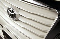 Эмблема с "подставкой" в решетку Double Eight Toyota Land Cruiser Prado 150