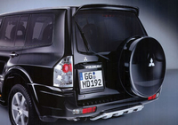 Защита заднего бампера хром (метал) Mitsubishi Pajero 2000-2006