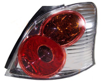 Стопы Toyota Vitz / Yaris 2005-2008 (белые) 