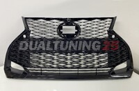 Решётка радиатора Lexus IS250 2005-2012 стиль 2020