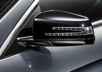Черные корпуса зеркал для Mercedes